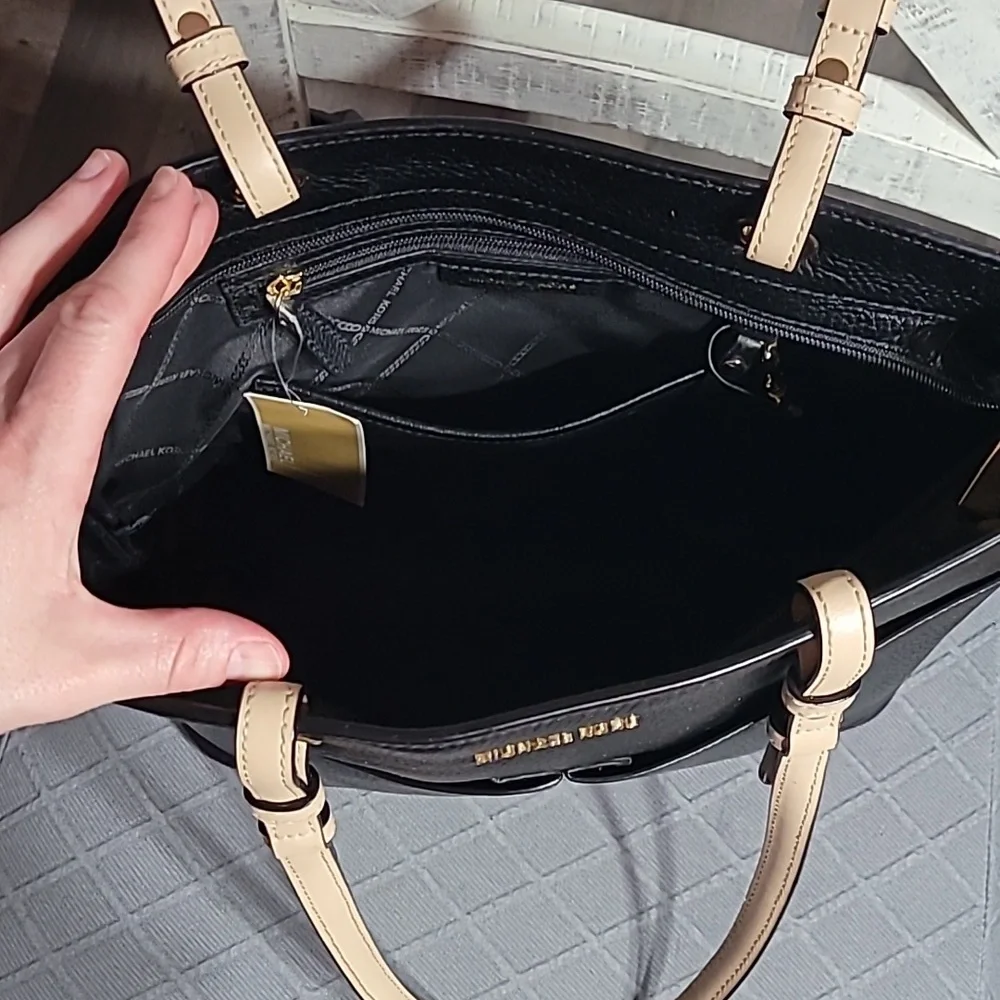 NWT Michael Kor Bedford Medium Black Peeble Tote Bag Cream Handles - Picture 7 of 13